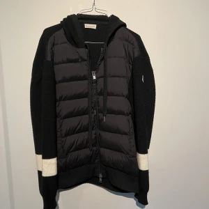 Moncler cardigan - Storlek M Cond 8/10 Tags finns