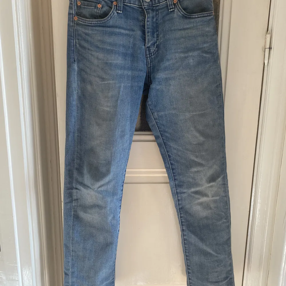 Levis 511 storlek 29-31 (köpta som 29-32 men uppsydda till 31 i butik) . Jeans & Byxor.