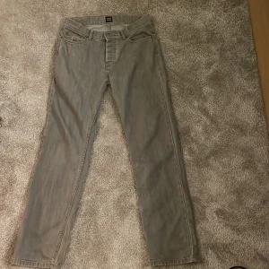 Monten jeans - Väldigt frässa monten jeasn anvönda 4 gånger