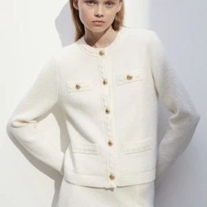 Kofta/Jacka H&M - Slutsåld elegant kofta från H&M, aldrig använd, säljer då den är för stor för mig. Ord pris 549