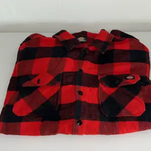 Flanellskjorta röd/svart