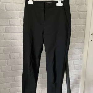 Kostymbyxor  - Kostymbyxor med slit❤️ jätte fina men för korta på mig och jag är 160cm