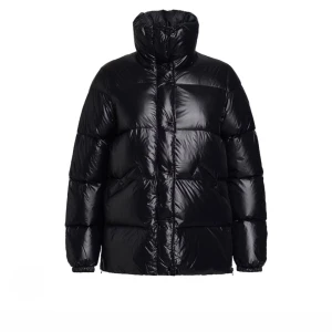 Peak performance - Peak performance vinterjacka i mycket bra skick i storlek M Nypris 4500kr