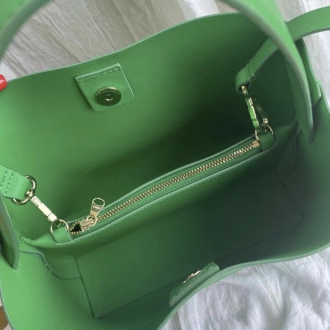 Arket stora crossbody grön väska 23 cm - 90