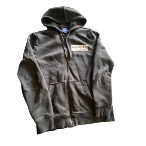 Calvin Klein zip up  - Skick: 7/10 använd  Strl: M