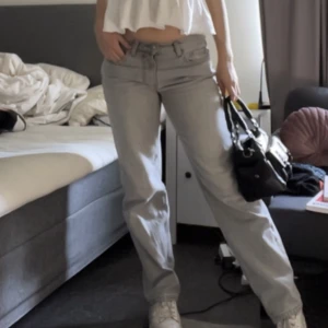 low waist jeans - Säljer dessa snygga low waist jeasn från gina tricot i storlek s