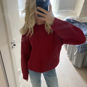 Sweatshirt  - Såå mysig och snygg sweatshirt från Ralph Lauren som knappt är använd❤️