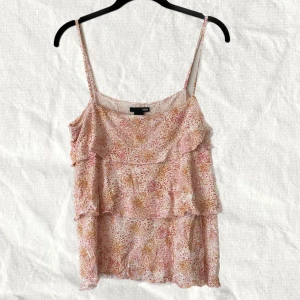 Topp - Volangtopp från h&m i storlek L🩷passar M INGA BILDER PÅ Går bra att trycka på köp nu!