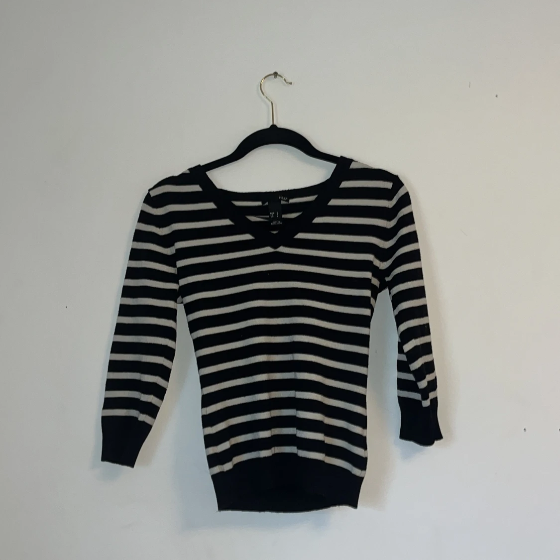 Randig svartvit tröja 