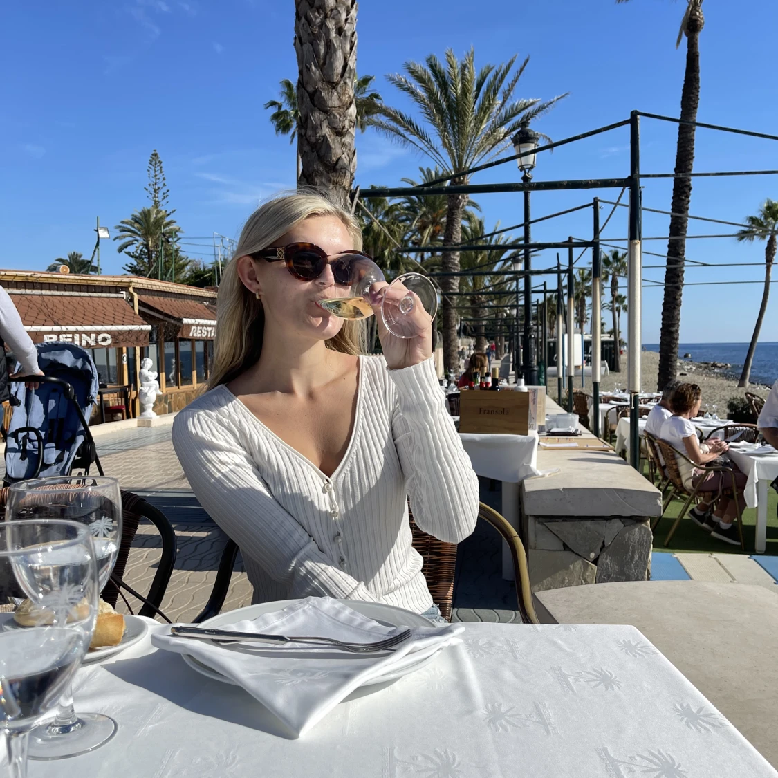 Cardigan med pärlknappar - 90