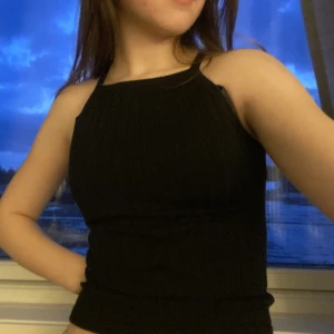 Linne  - Ett linne som jag inte kan minnas använt en ändast gång så jag säljer den för att den aldrig används. Du betalar för frakt. 