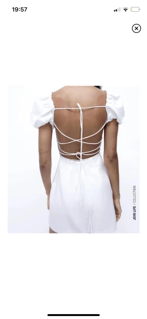 Zara klänning - Oanvänd, för liten för mig, tar inga egna bilder pga priset