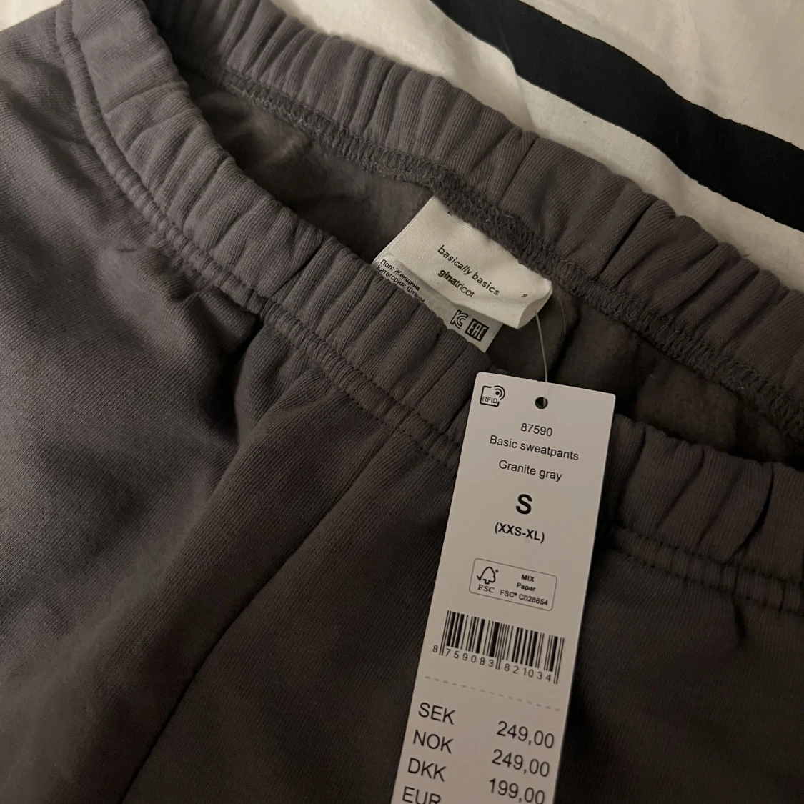 Mjukisbyxor Gina Tricot - 91