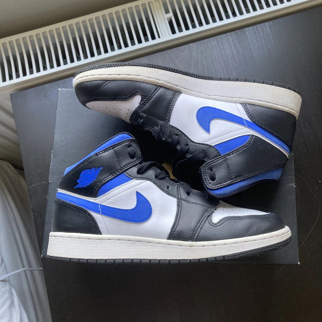 Jordan 1 mid racer blue 