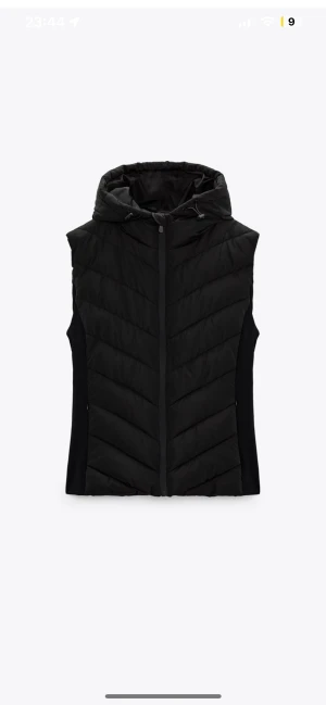 Zara väst - Säljer denna slutsålda figursydda västen, använt 4 gånger och ser splitter ny ut! Skriv för mer detaljer