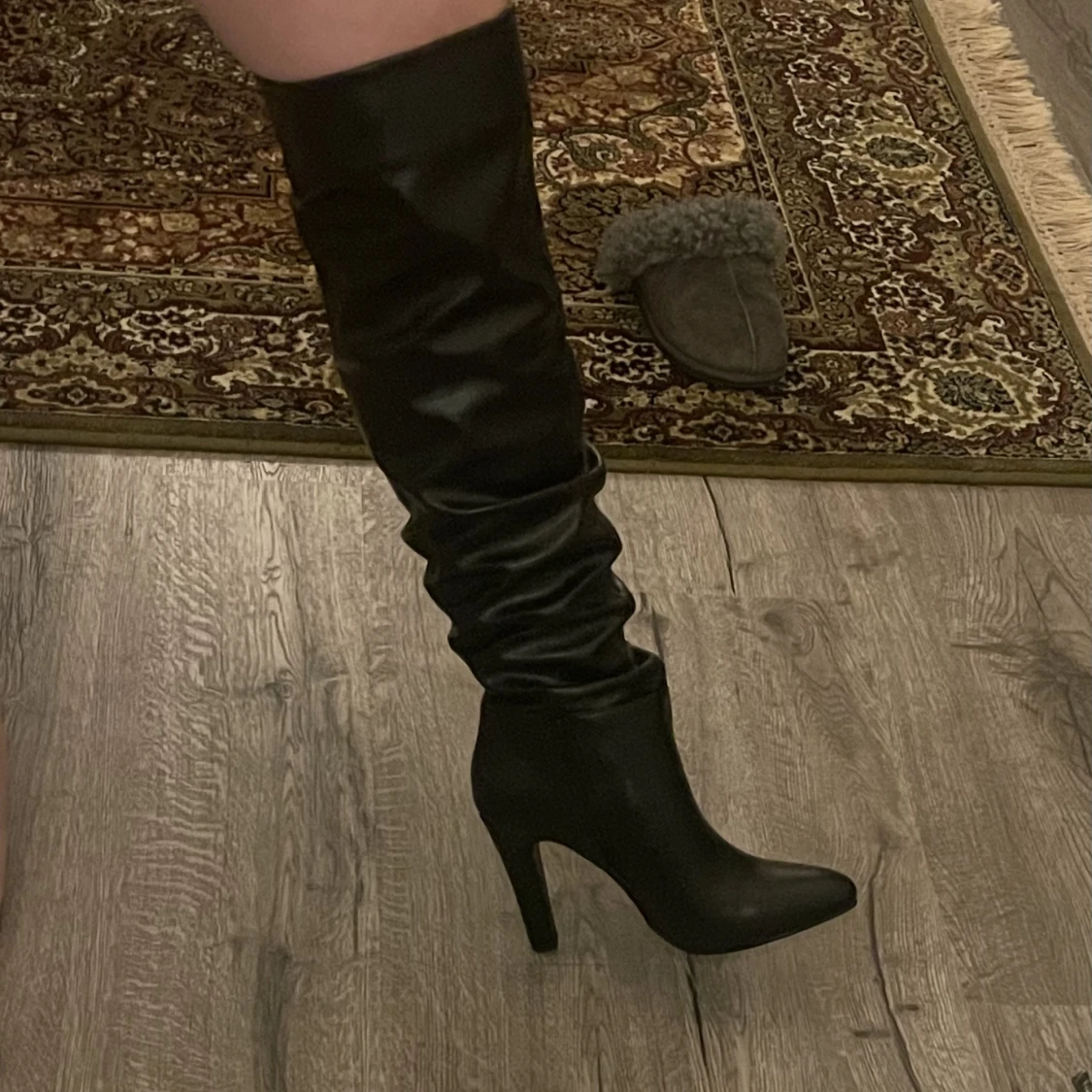 Knähöga klackskor  - 91