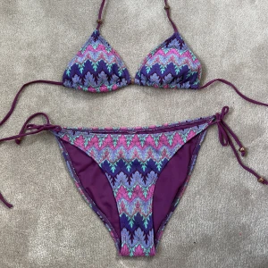 Missoni bikini - Bikini med missoni liknande mönster i bra skick. Köptes i en butik utomlands💜