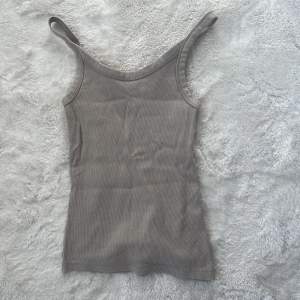 Basic linne från H&M. Bra skick