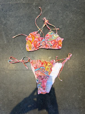 Shein bikini M 🩷 - Aldrig använd då jag köpte flera samtidigt. Söt! Storlek m passar en s. 🩷