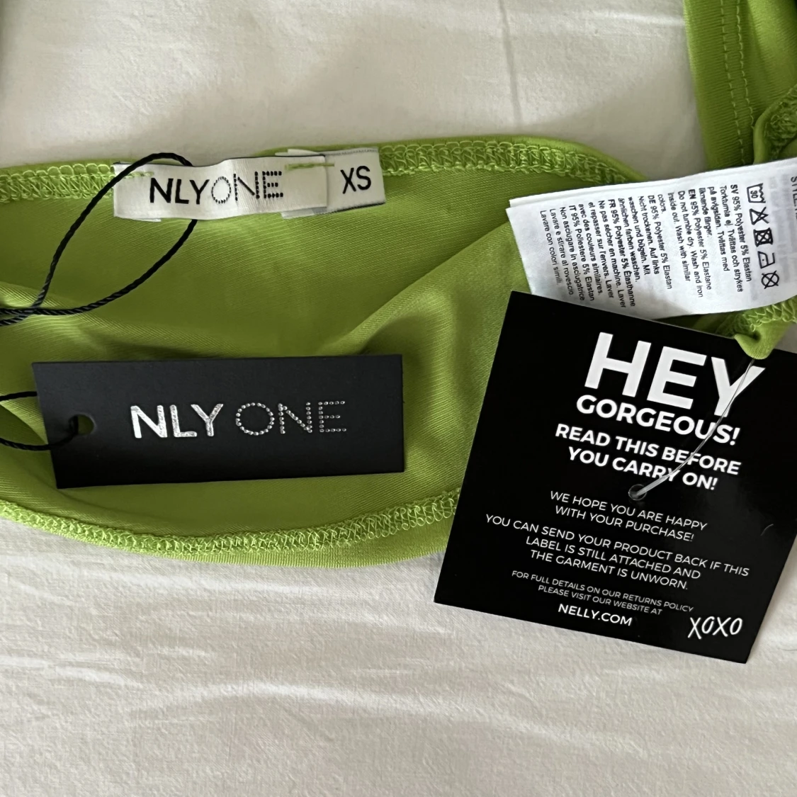 Nelly halternecktopp  - 91