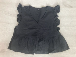 Top - Svart, skönt linneliknande material
