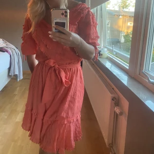 Sommarklänning - Sommarklänning i storlek S, vet ej vart den är ifrån. Använd 1 gång