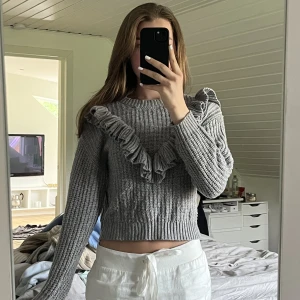 Stickad tröja - Säljer denna fina stickade tröja från Kappahl i storlek 134/140 men skulle säga att den är en xs. Skriv om ni är intresserade eller har några frågor💗💗