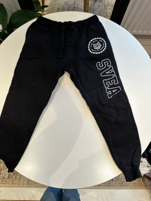 Mjukis - Mjukis byxor från Svea 