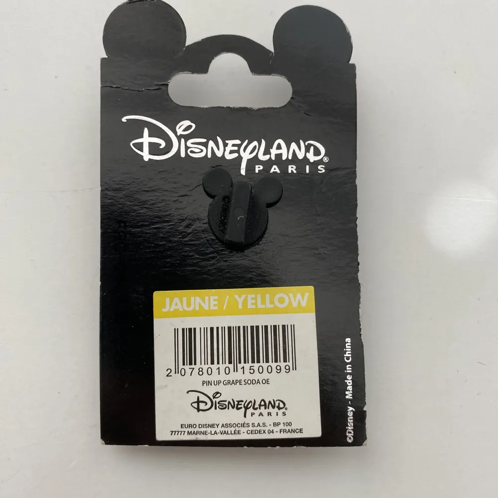 Pin från Disneyland köpt dyrt och vill egentligen inte sälja men den används har aldrig använts💞 från filmen Upp . Accessoarer.