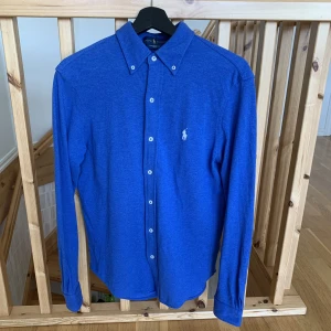 Blå Ralph Lauren skjorta - Uppdaterad annons uppe nu i mitt flöde!