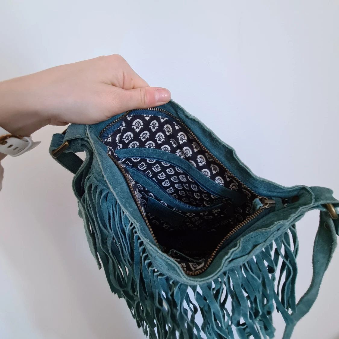 Läderväska med fransar - 91