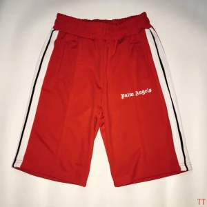 Palm Angels shorts S - Hejsan, säljer nu mina fräscha röda Palm Angels shorts i strl S, kan mötas & skickas 