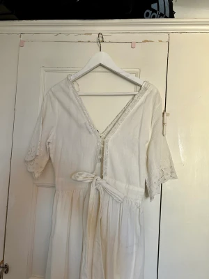 Zara trf ny klänning.  - Jättefin ny klänning från Zara. Strl 40. 
