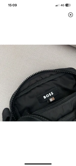 BOSS väska  - BOSS väska