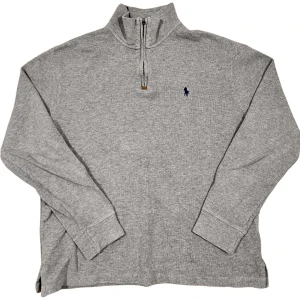 Ralph Lauren Half-Zip Grå - Grå halfzip tröja från Ralph Lauren. Grymt skick, storlek M. Ställ gärna frågor!😊