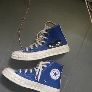 Comme des garcons converse  - Äkta, bra skick, nypris runt 1900kr
