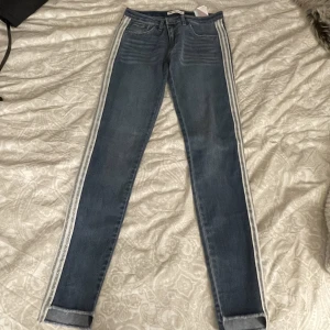 Levis jeans  - Fina Levis jeans, iprincip helt nya🥰 storlek xs