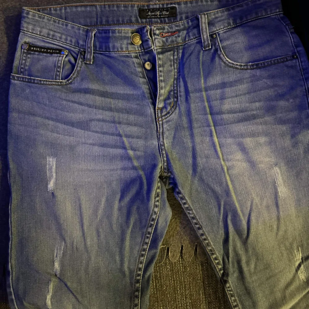 Philipp Plein Jeans använda några gånger köpr från Farfetch 6760kr.. Jeans & Byxor.