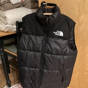 North face väst - Nyskick
