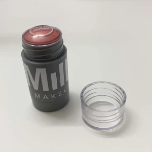 Milk blushes - Säljer dessa två milk blushes för 200 per styck. Fägerna är werk och quirk. Jag har aldrig använt de för har tyvärr råkat beställa hem fel färger. Priset kan diskuteras ifall man vill köpa båda två.