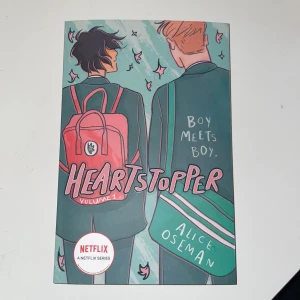 heartstopper volume 1 - haft i lite över något år, läst någon enstaka gång så inga tydliga defekter! köptes för 199kr 