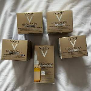 Vichy produkter helt oanvända och oöppnade. Säljer serumet för 250kr och varje kräm för 200kr. Hela sättet för 1000kr☺️