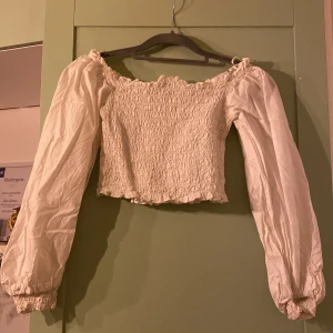 Off shoulder topp, xs - Fin topp från bikbok, inga täcken på användning.