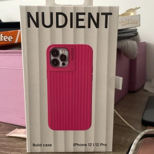 Nudient mobilskal helt ny! - Passar iPhone 12/12 PRO   Helt ny obruten förpackning nypris 400