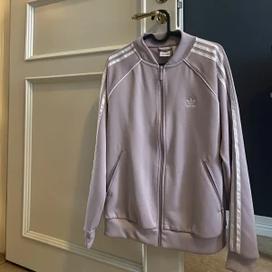 Adidas trackhoodie - Jätte fint skick