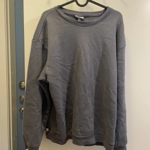 Sweater - Från H&M, storlek M.