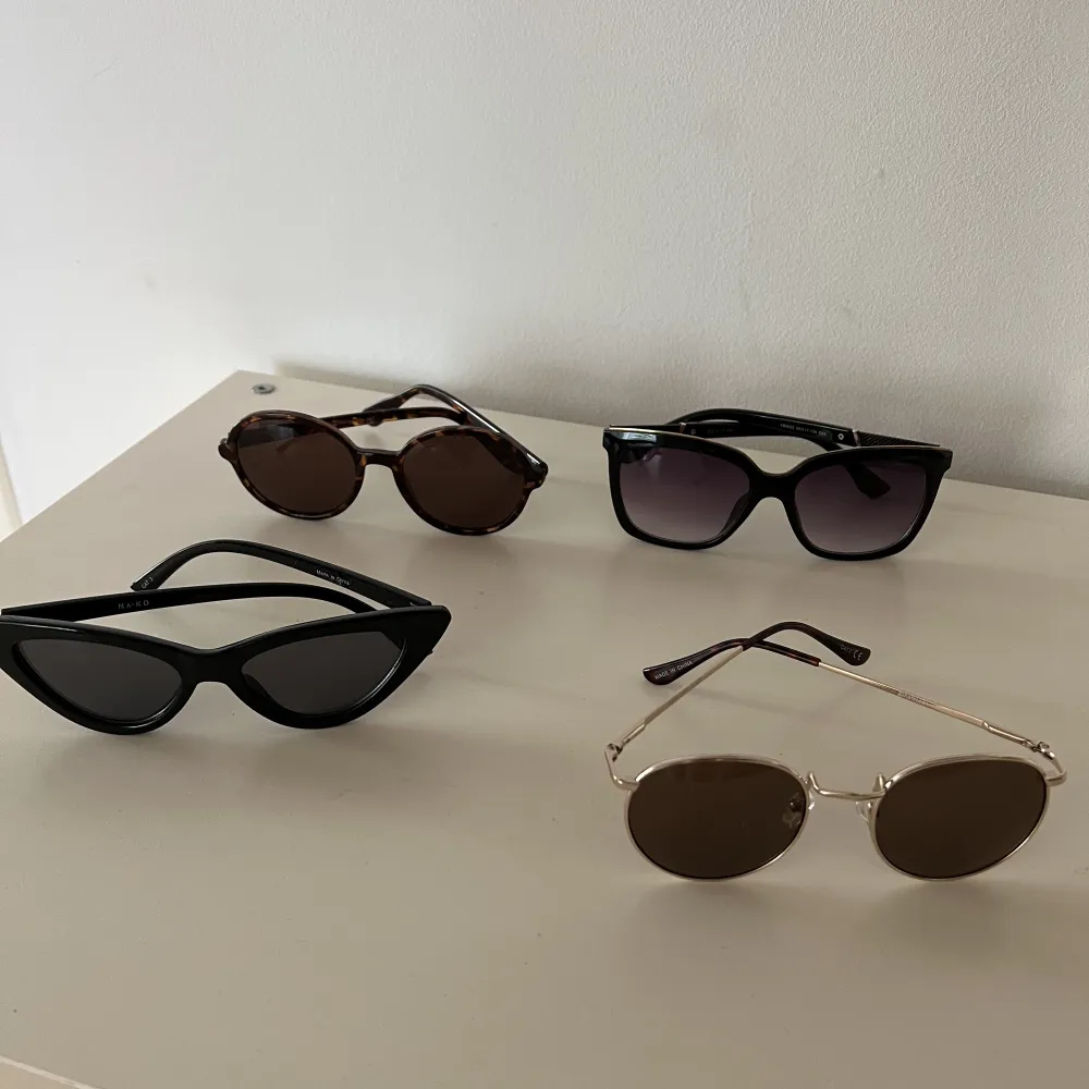 Rensar nu ut några solglasögon som knappt använts. De är använda en gång så i mycket fint skick. 100kr/styck.   Kan skickas om köparen står för frakten. . Accessoarer.