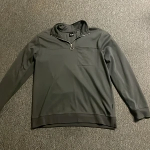 Only&Sons sweatshirt med zip - Använd en del, men i bra skick. Lite finare vardagströja.