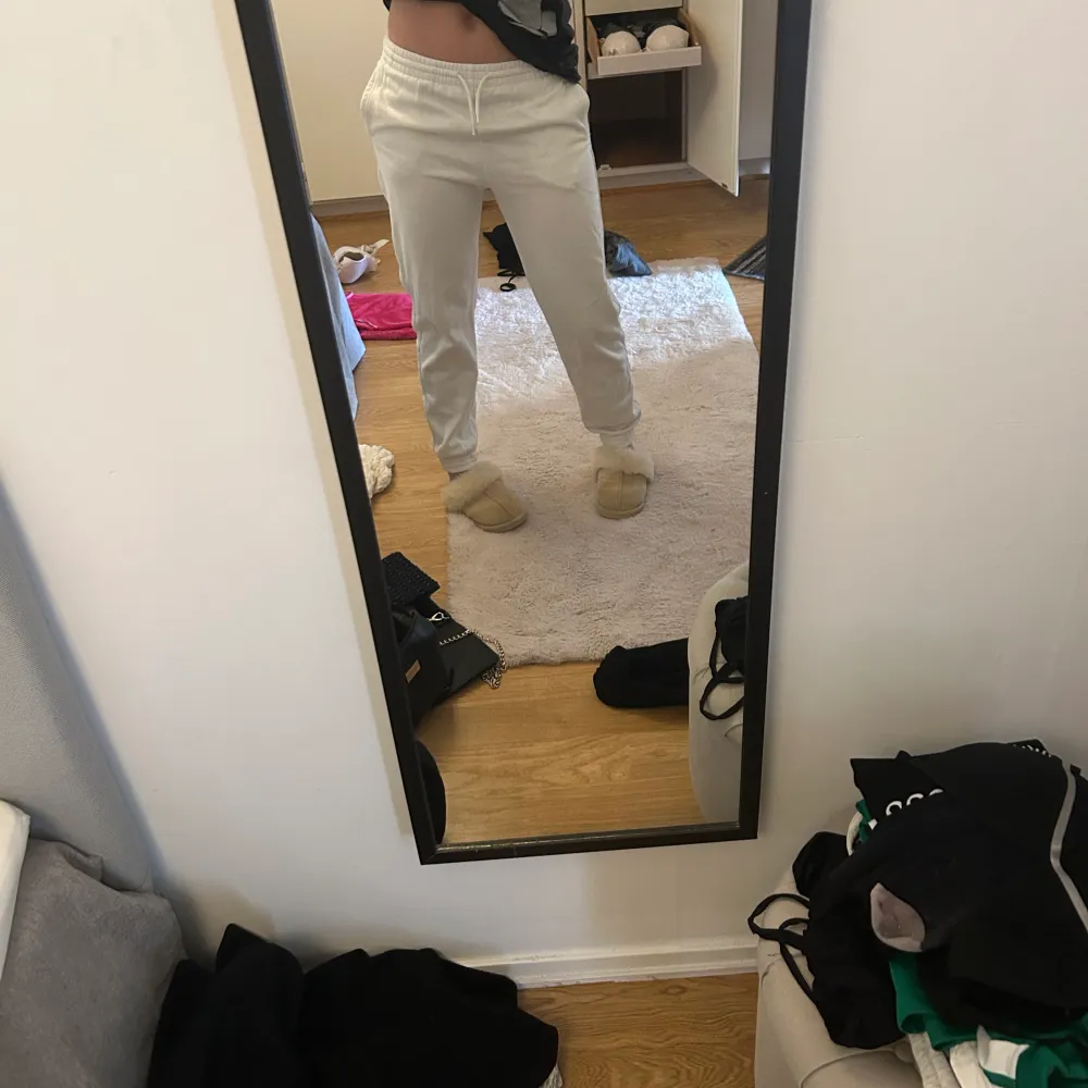 Ett par jätte bekväma mjukisbyxor från hm. Jeans & Byxor.