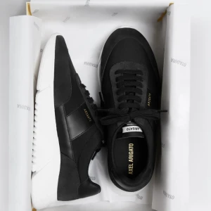 Skor - Helt nya Arigato skor  Oanvända  Nypris 2500 kr  